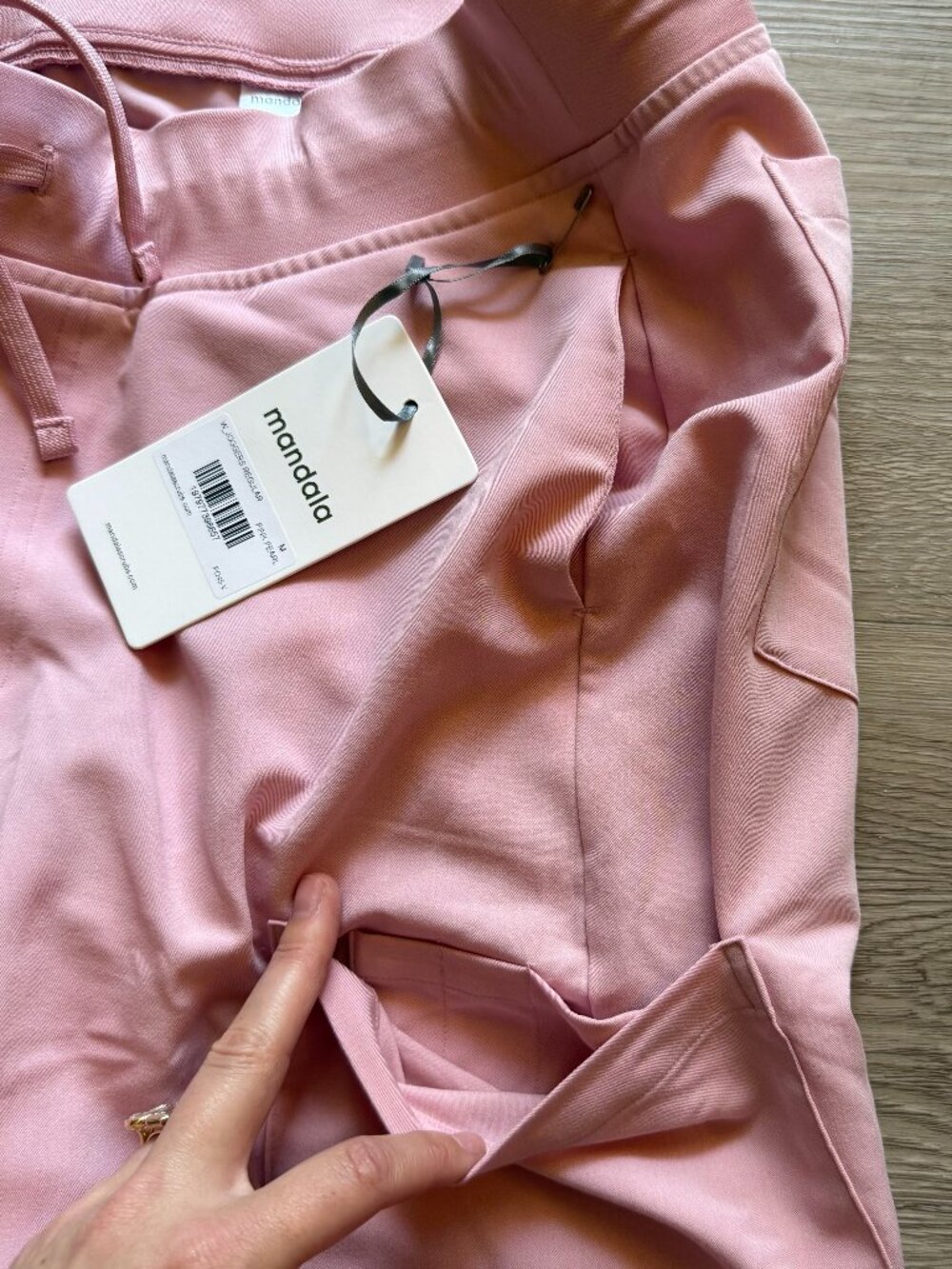 Mandala Scrub Set in Pink Pearl NWT - Picture 10 of 10